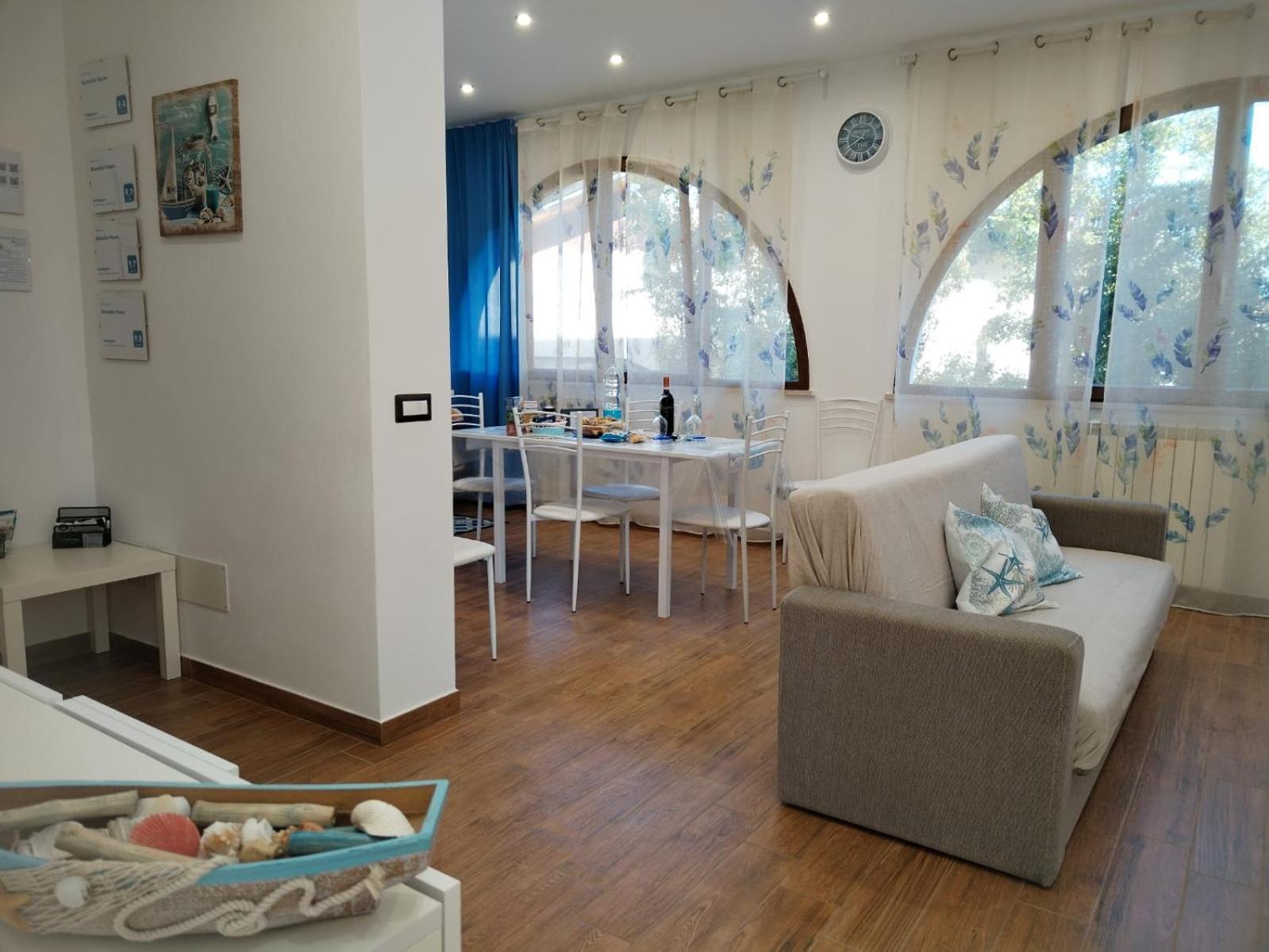 Вилла Momaliar House Кампофеличе-ди-Роччелла Экстерьер фото